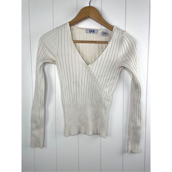 Q&A Tops - Vintage‎ Q&A Deep V Ribbed Long Sleeve White Top Size S